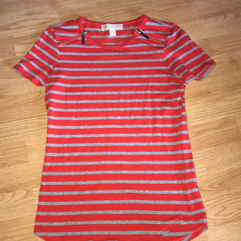 Short sleeve shirt